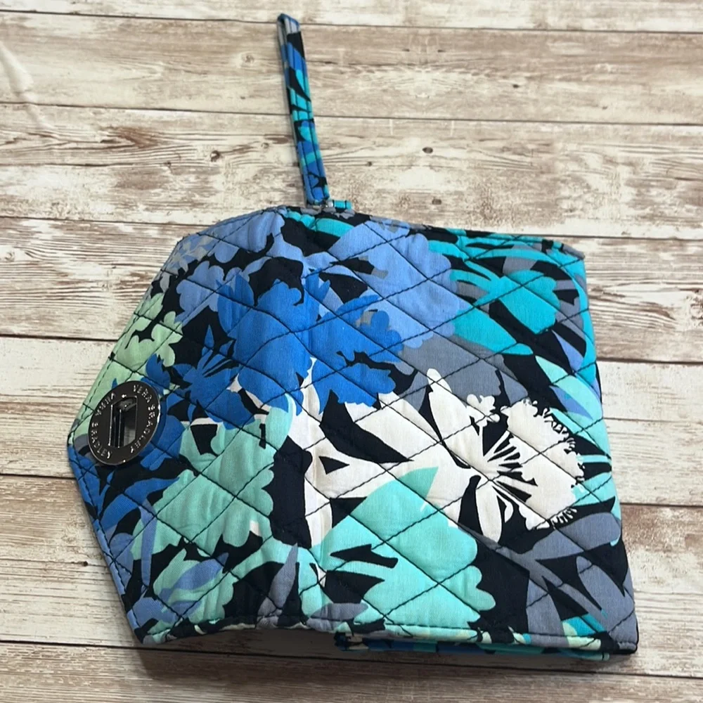 Vera Bradley Camofloral Pattern Wristlet Clutch Wallet Blue Green Tropical